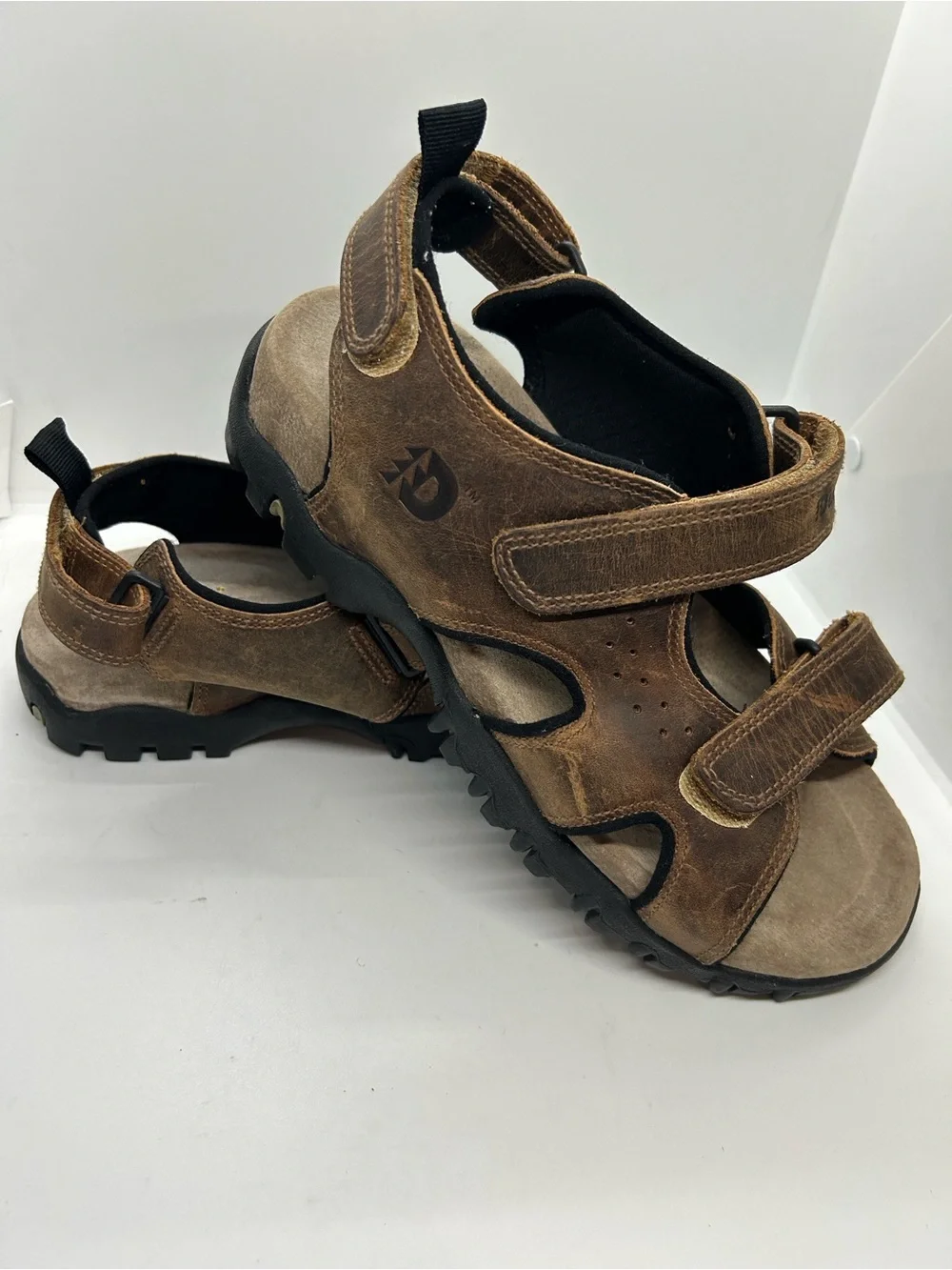 Men’s Dunham Tan/Brown Adjustable Leather Strap Sandals  Size 9 US